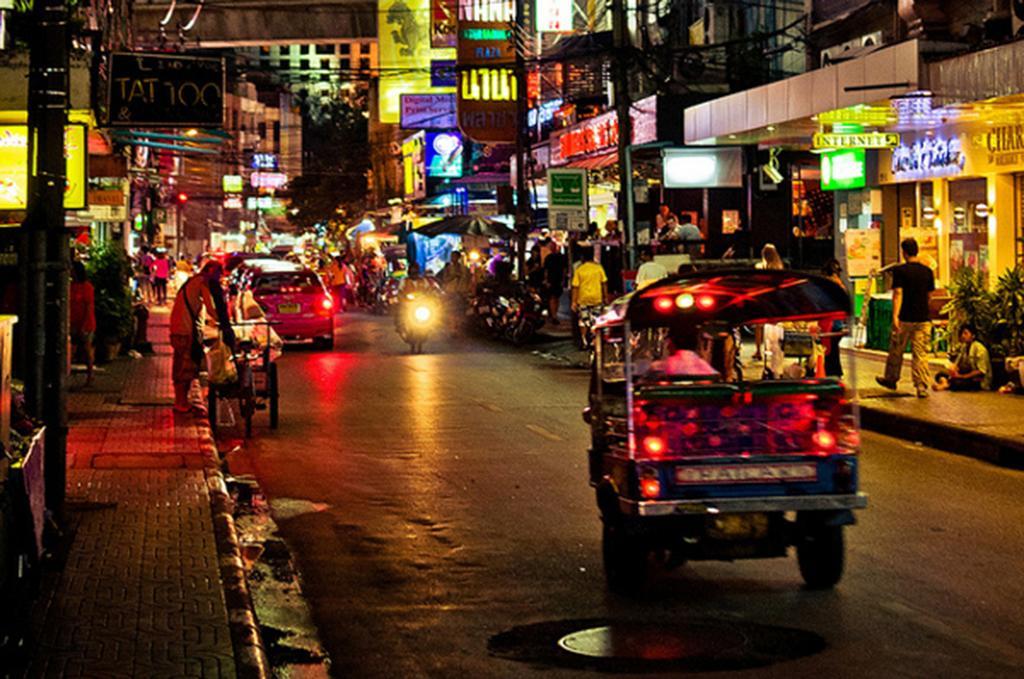 Hostel 8 Sukhumvit Soi 8 Bangkok Luaran gambar