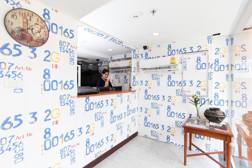 Hostel 8 Sukhumvit Soi 8 Bangkok Luaran gambar