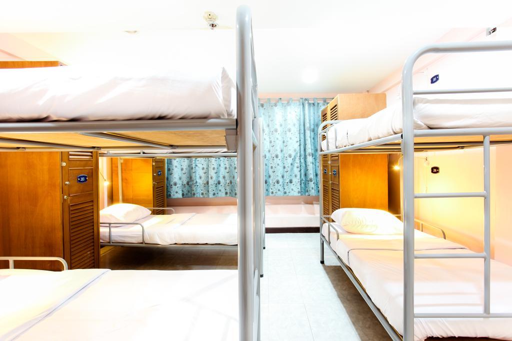 Hostel 8 Sukhumvit Soi 8 Bangkok Luaran gambar