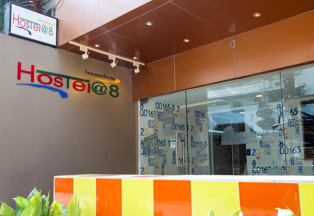 Hostel 8 Sukhumvit Soi 8 Bangkok Luaran gambar
