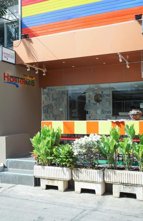 Hostel 8 Sukhumvit Soi 8 Bangkok Luaran gambar
